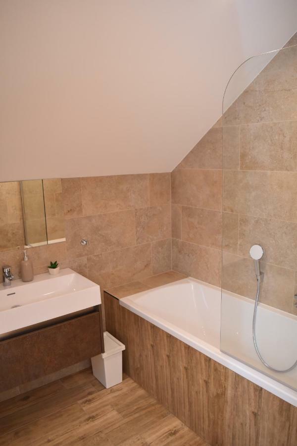 Fenyo Apartman Miskolctapolca 外观 照片